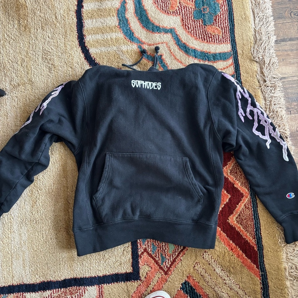 Black sophodes hoodie
